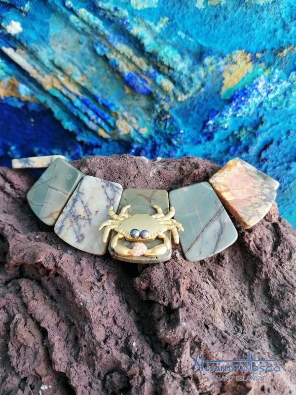 Collar jaspe tierra pulido cangrejo